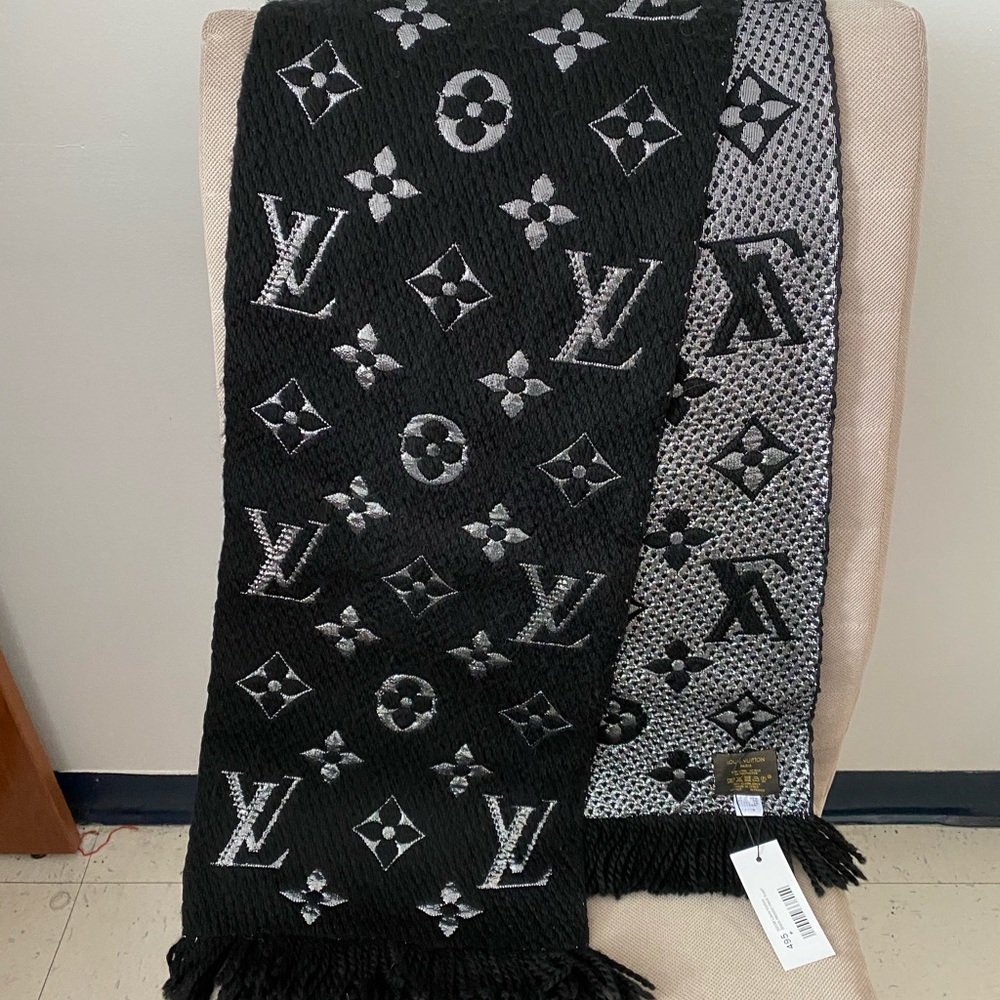 Authentic Louis Vuitton Logomania Shine Scarf